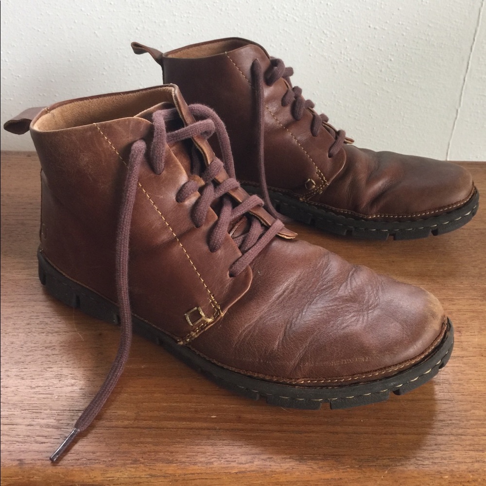 BORN leather brown chukka boots 9.5